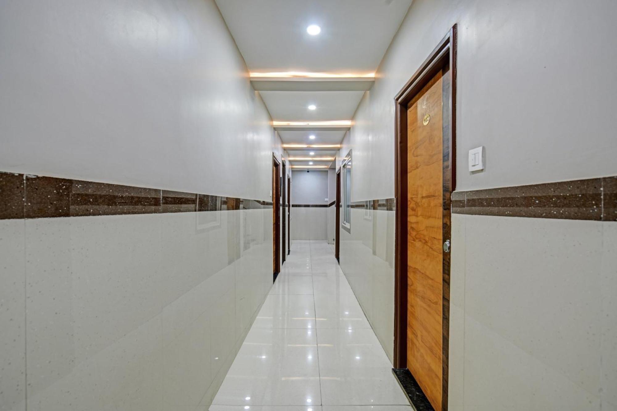 Hotel O Blue Wings Indore Exteriör bild