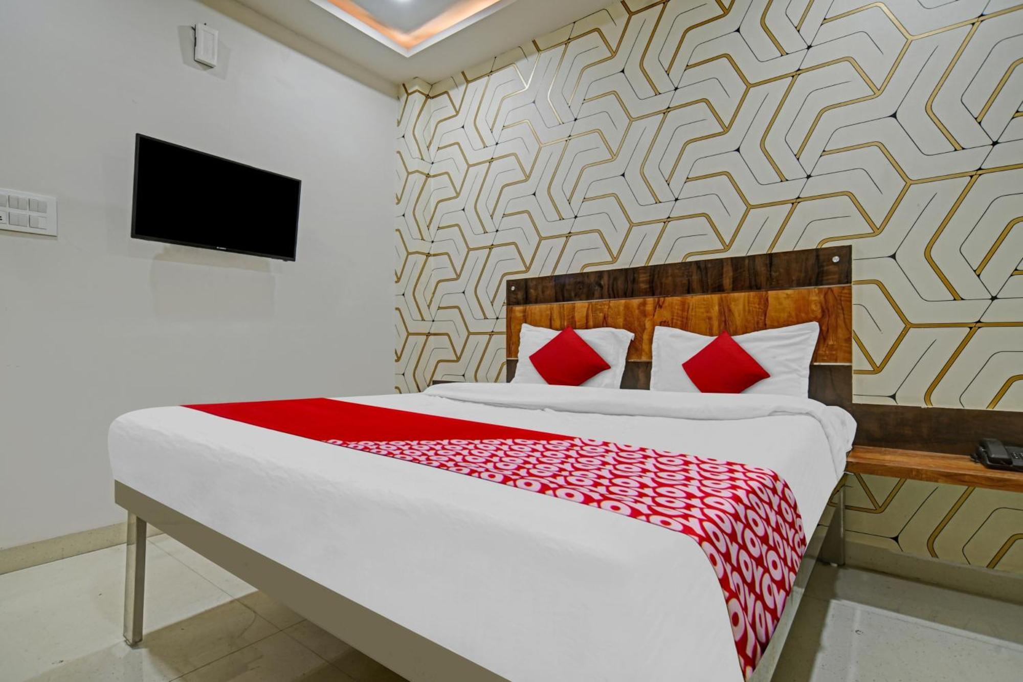 Hotel O Blue Wings Indore Exteriör bild